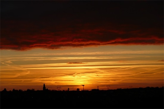 坐立不安造句子(推荐50句)